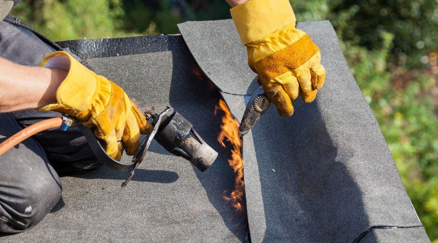 Professional gutter cleaning in Shawano, WI